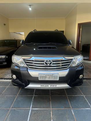 TOYOTA HILUX SW4 3.0 SRV 4X4 16V TURBO INTERCOOLER DIESEL 4P AUTOMÁTICO TOYOTA HILUX SW4 3.0 SRV 4X4 16V TURBO INTERCOOLER DIESEL 4P AUTOMÁTICO